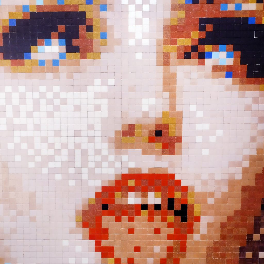 “AHEGAO” Mosaico de teselas vítreas de 2x2 cm · 200 × 100 cm · 2022