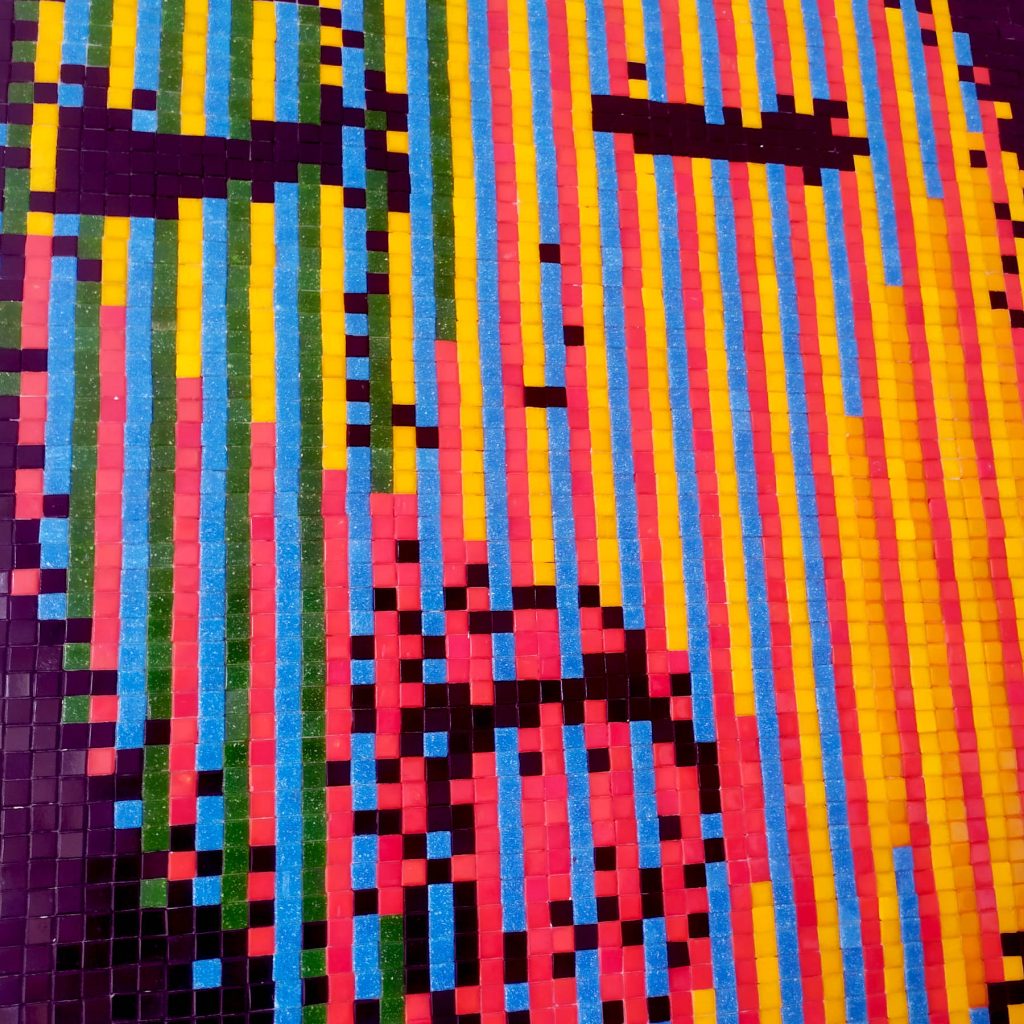 “Love” Mosaico Veneciano • Fusión Pop-Cinética & Erotismo Contemporáneo “Love” Mosaico de teselas vítreas · 60 × 60 cm · 2021