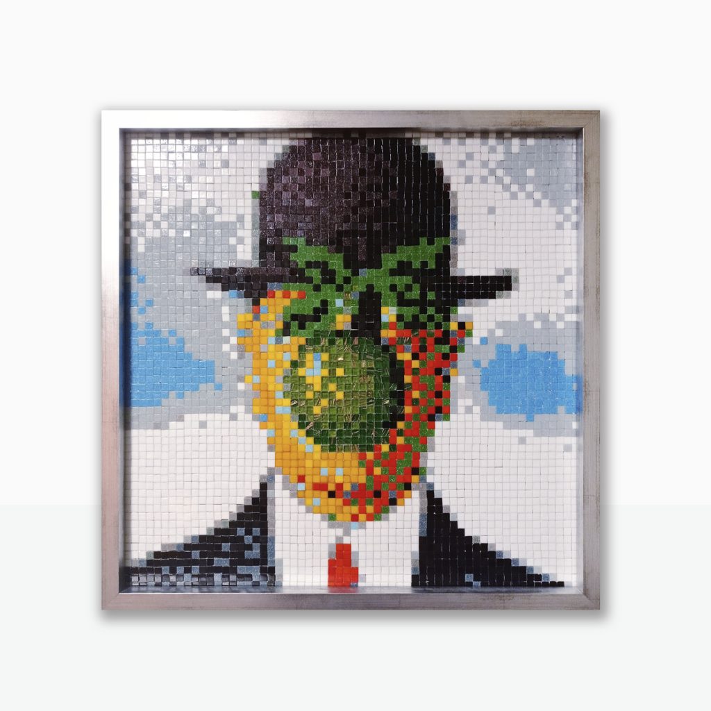 “Magritte Pixel Remix” Mosaico Veneciano • El Hijo del Hombre en la Era Digital Mosaico de teselas vítreas · 60 × 60 cm · 2021