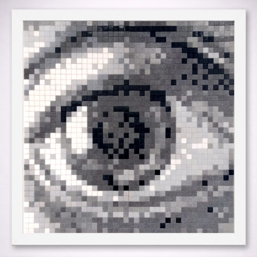 “Eye Pixel Remix” · Mosaico de teselas vítreas · 80 × 80 cm · 2024 Serie Limitada de 5 ejemplares.