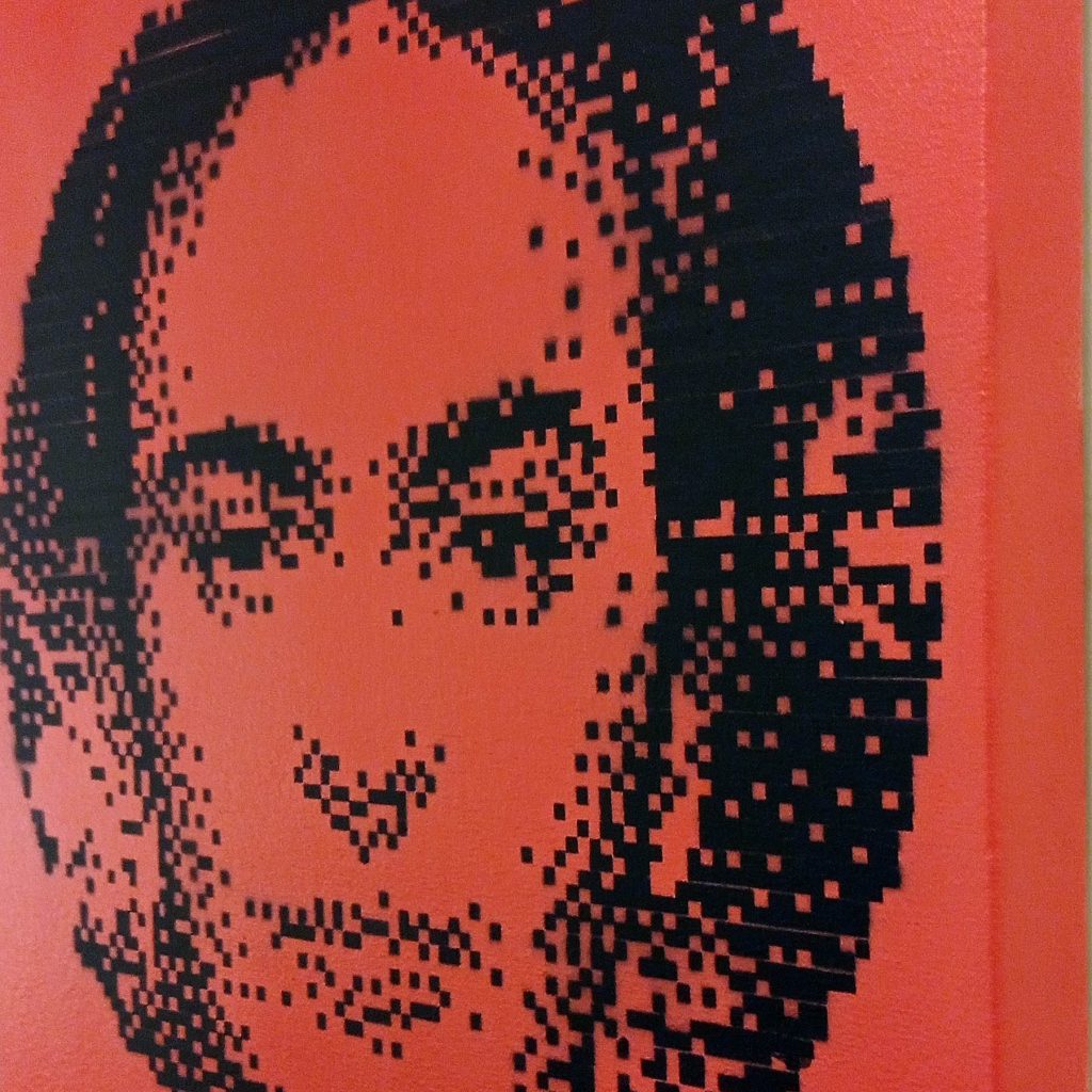 “Frida” · Stencil Pixel Art · Serie Iconos Pop Pintura spray y stencil sobre tela · 50 × 50 cm · 2023