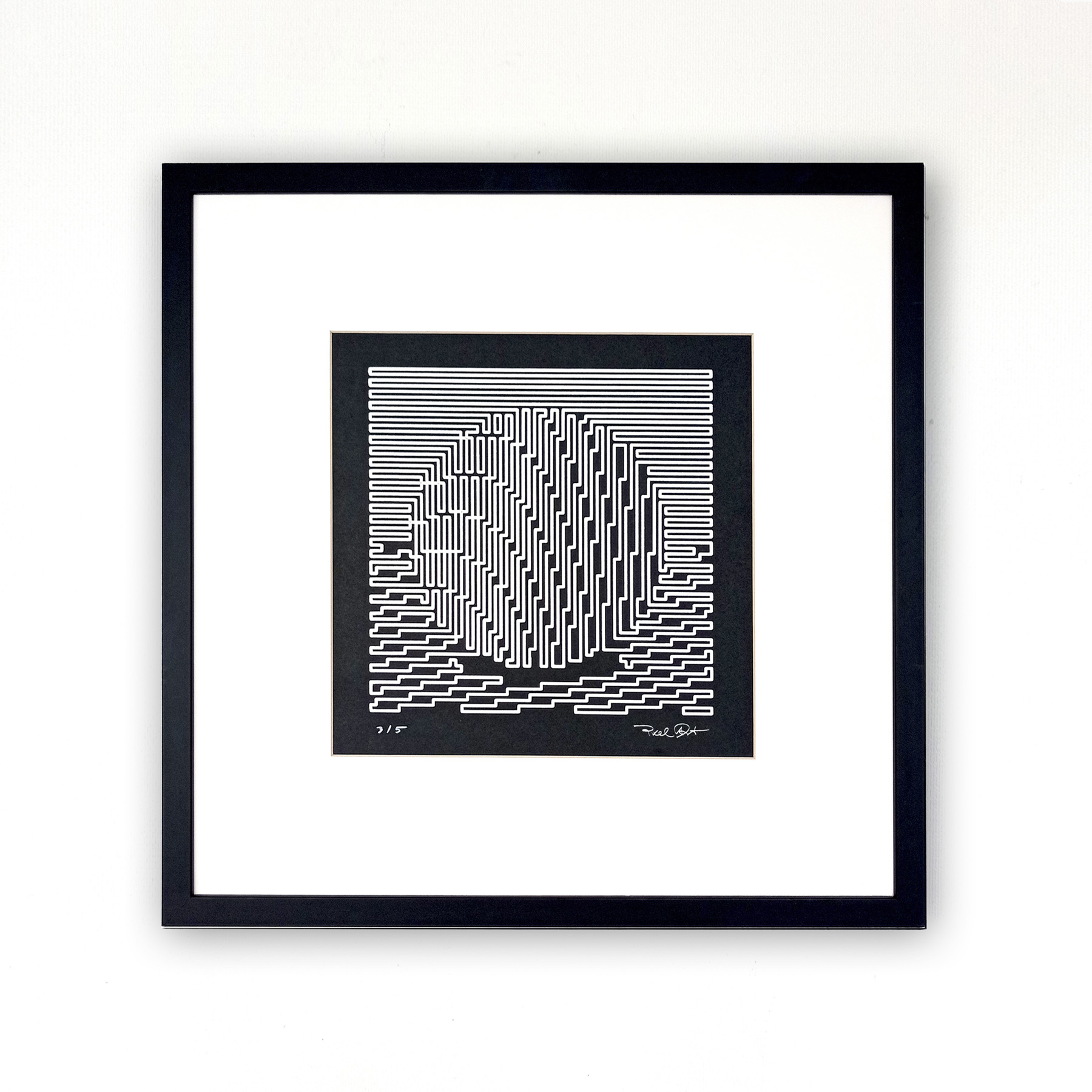 “Satélite Plotter” · Kinetic & Plotter Art · Abstract Series · Rotulador plata sobre papel Fabriano negro · 50 × 50 cm (enmarcado) · 2025