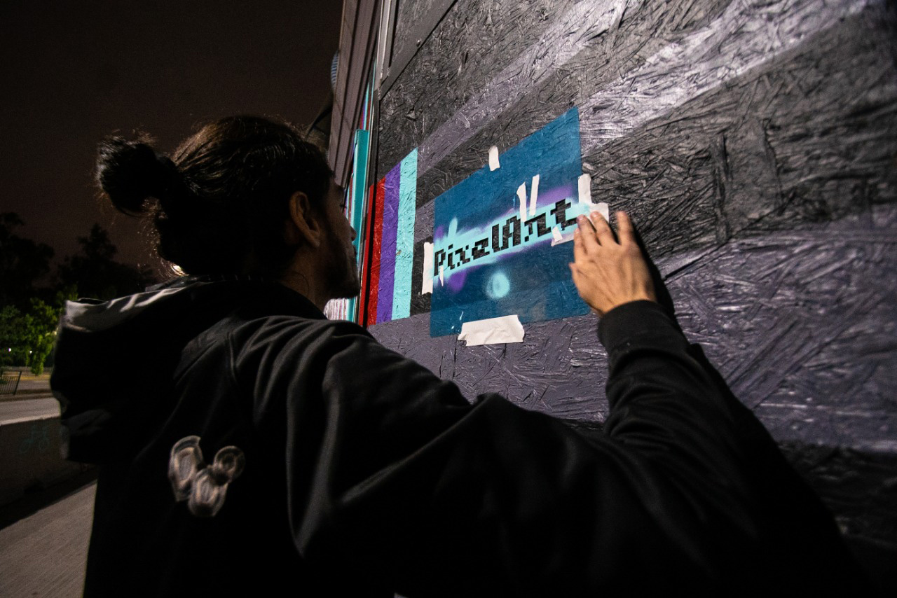 agitacion pintura cintica streetart urbanart pixelart 07