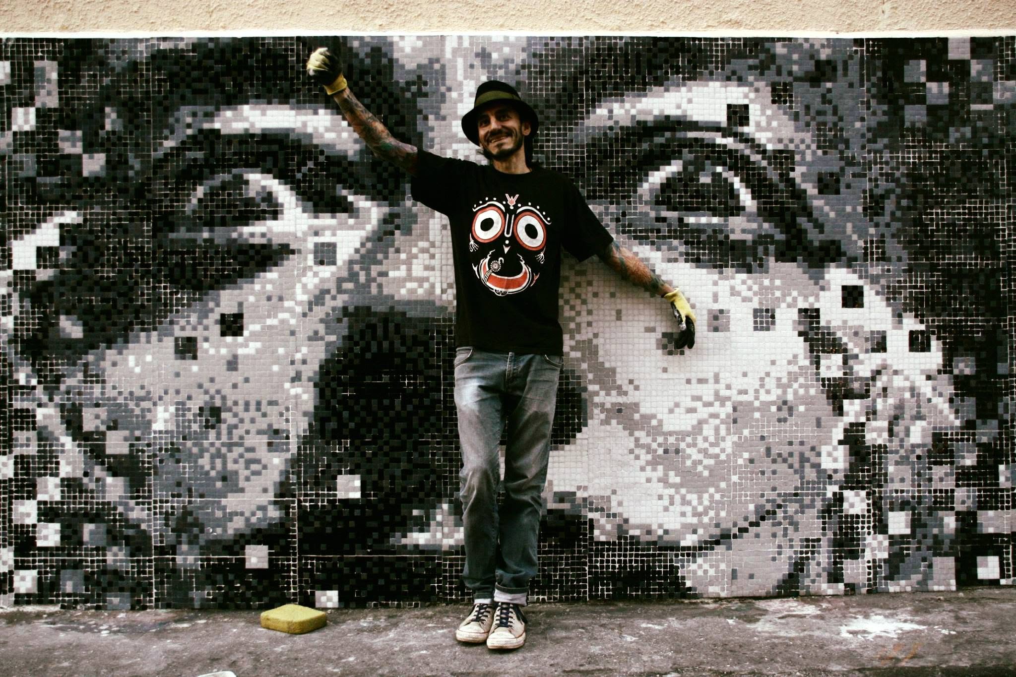 el renacer salvador dali streetart pixelart 03