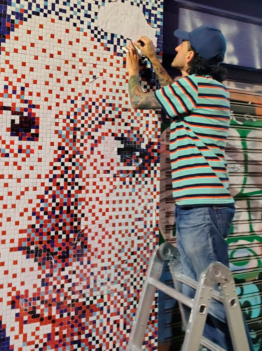 joven de la perla streetart pixelart 05