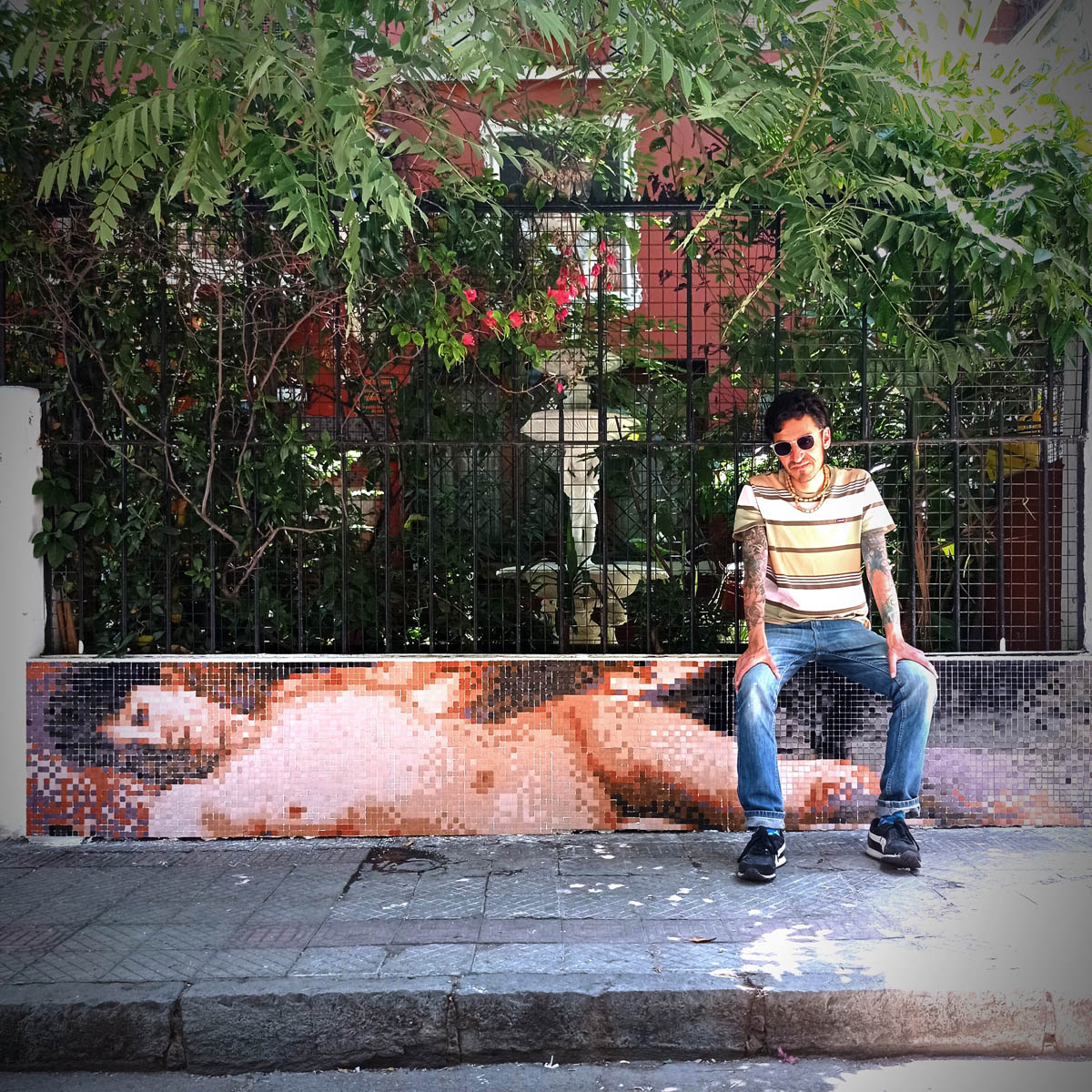 la ninfa de las cerezas streetart pixelart 03